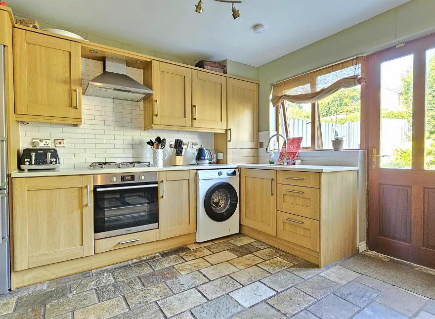 8 Bates Park, Greenisland, Carrickfergus, BT38 8LG