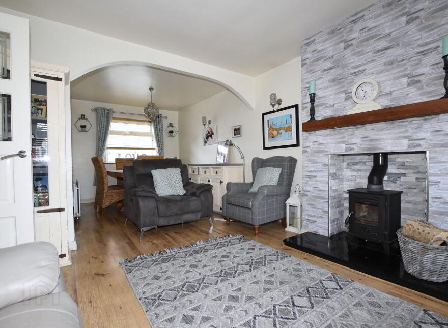 12 Arnold Grove, Lower Ballinderry, Antrim, BT28 2JL