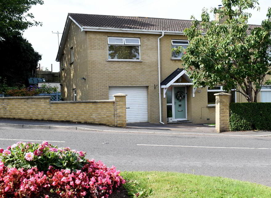 12 Arnold Grove, Lower Ballinderry, Antrim, BT28 2JL