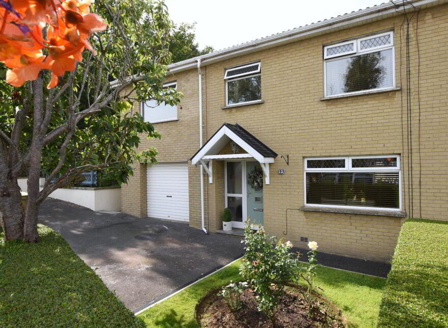 12 Arnold Grove, Lower Ballinderry, Antrim, BT28 2JL