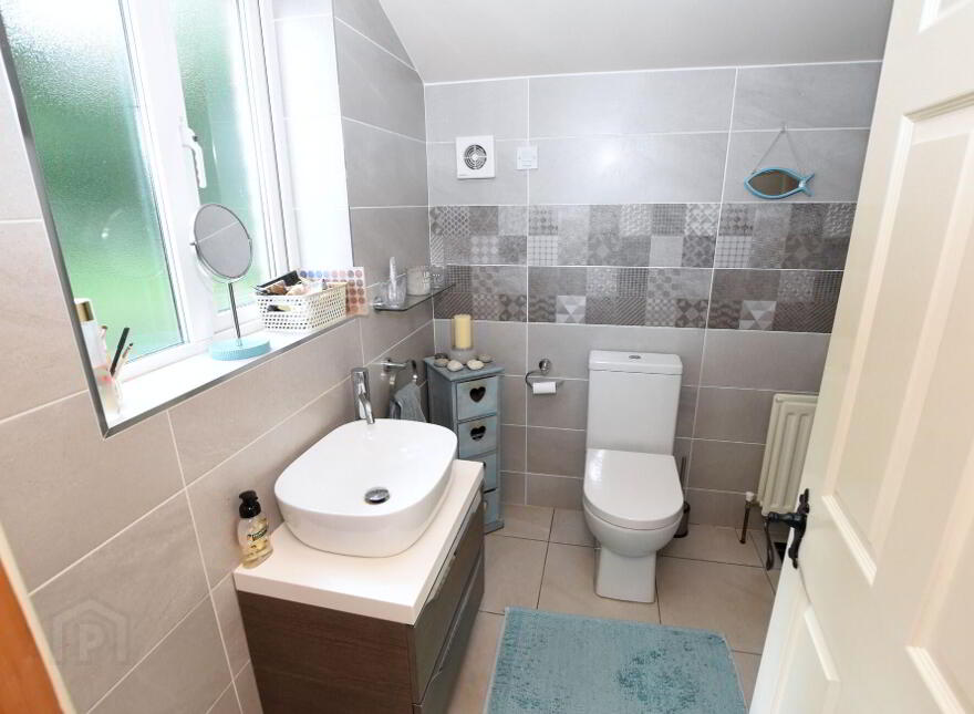 12 Arnold Grove, Lower Ballinderry, Antrim, BT28 2JL