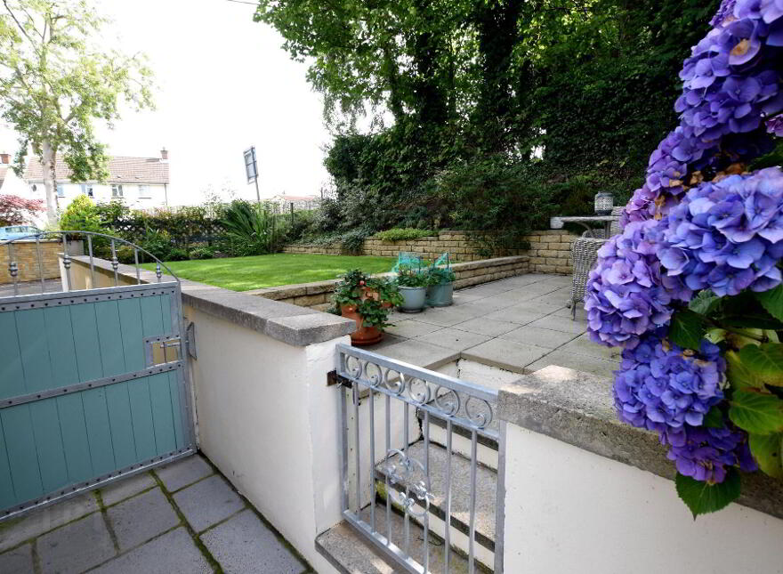 12 Arnold Grove, Lower Ballinderry, Antrim, BT28 2JL