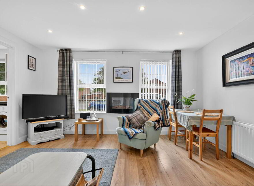 89b Leathem Square, Dundonald, Belfast, BT16 2QL