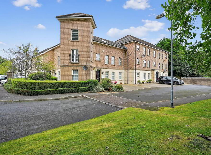 89B Leathem Square, Dundonald, Belfast, BT16 2QL