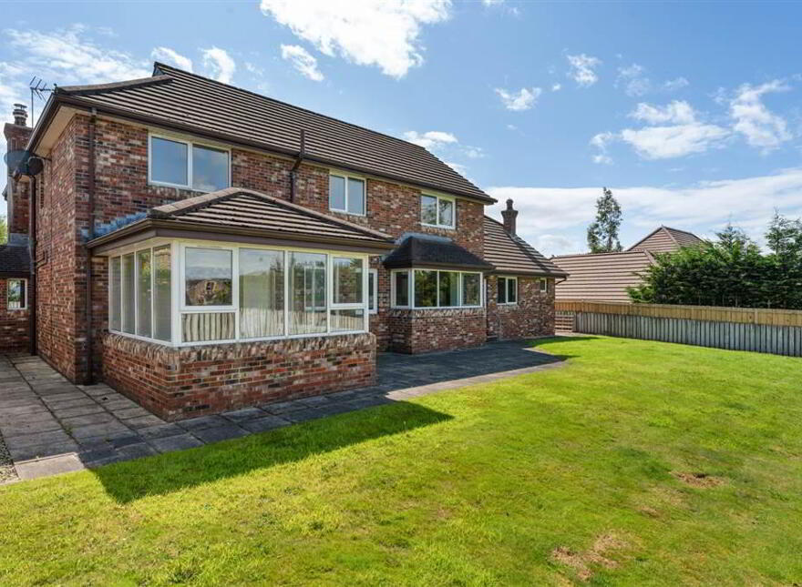 24 Manor Park, Comber, Newtownards, BT23 5FW