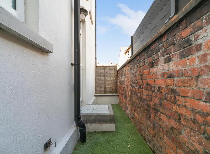 1 Portland House, 13 Wellington Park, Malone Road, Belfast, BT9 6DJ