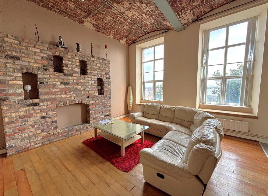 17 Linen Lofts, 22 Flax Street, Belfast, BT14 7EJ