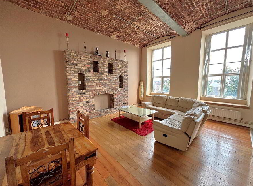 17 Linen Lofts, 22 Flax Street, Belfast, BT14 7EJ