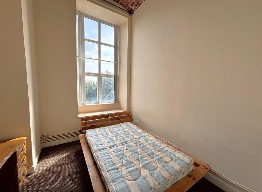 17 Linen Lofts, 22 Flax Street, Belfast, BT14 7EJ