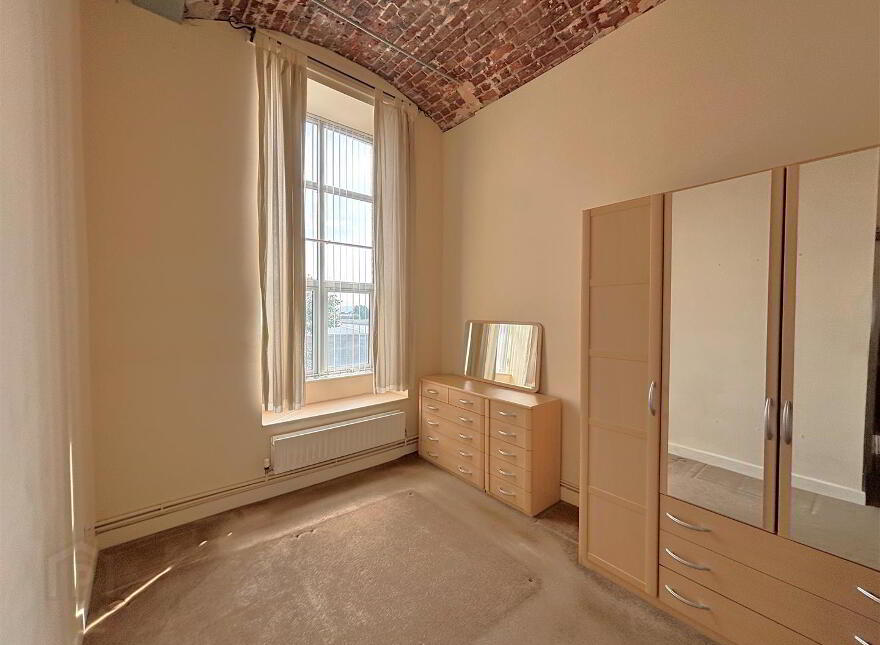 17 Linen Lofts, 22 Flax Street, Belfast, BT14 7EJ