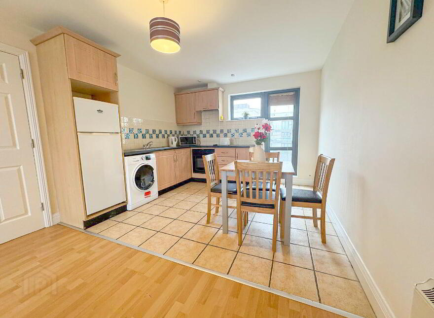 Apt 10, Quayside North Court, Wine Street