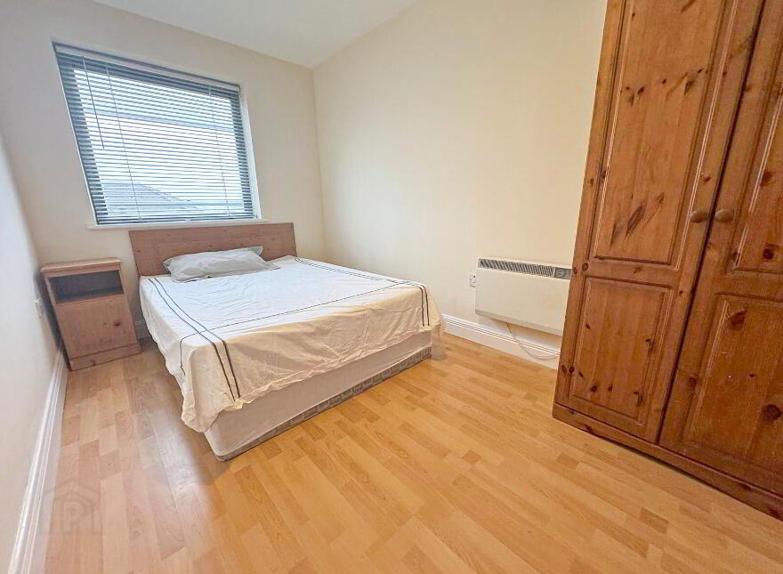 Apt 10, Quayside North Court, Wine Street