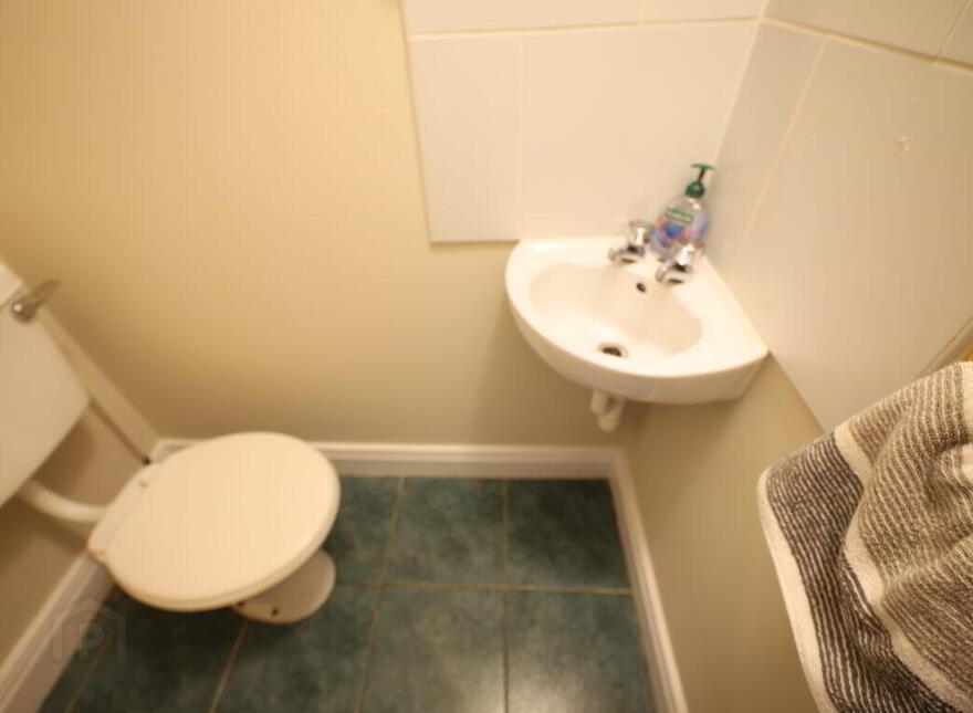 2 The Hollys, Bridgemount, Carrigaline, P43KF24