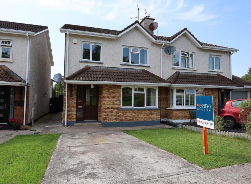 2 The Hollys, Bridgemount, Carrigaline, P43KF24
