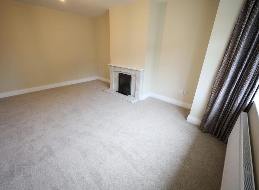 2 The Hollys, Bridgemount, Carrigaline, P43KF24