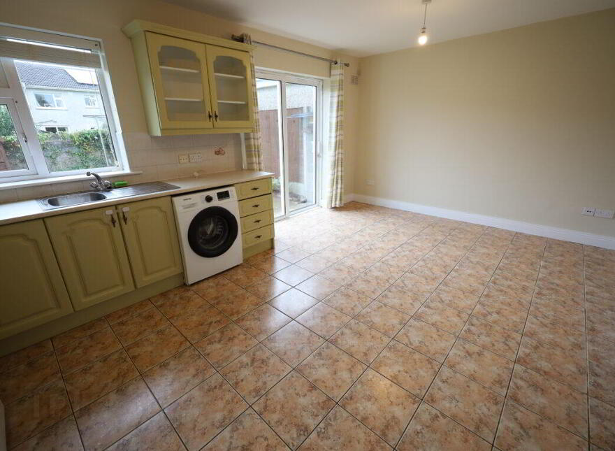 2 The Hollys, Bridgemount, Carrigaline, P43KF24