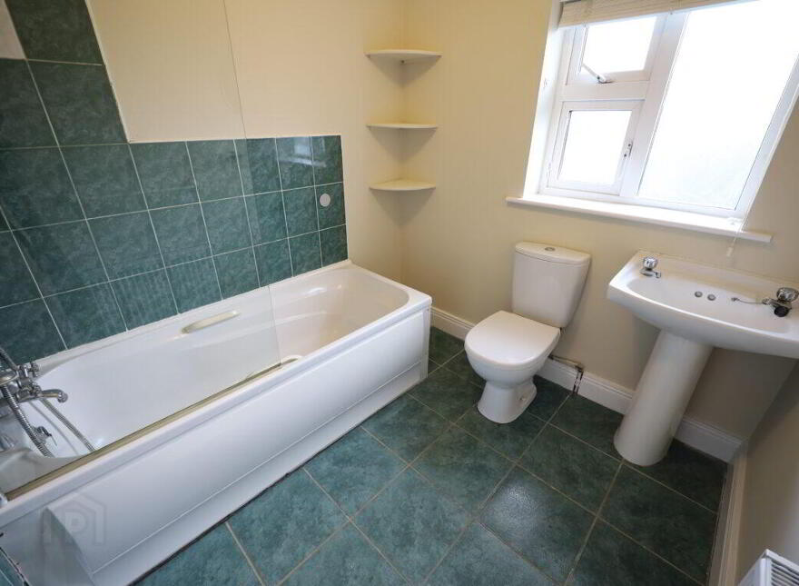 2 The Hollys, Bridgemount, Carrigaline, P43KF24