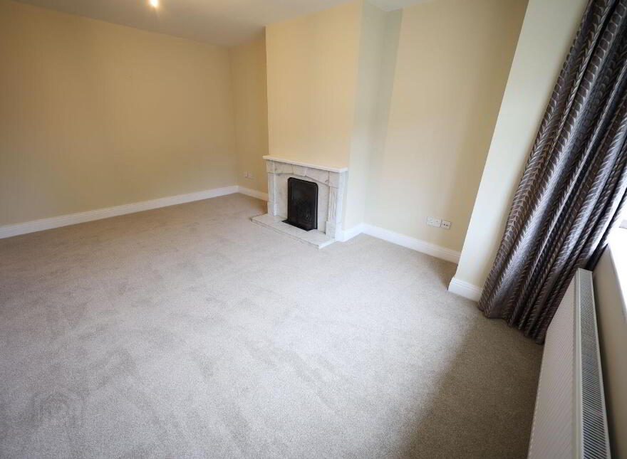 2 The Hollys, Bridgemount, Carrigaline, P43KF24