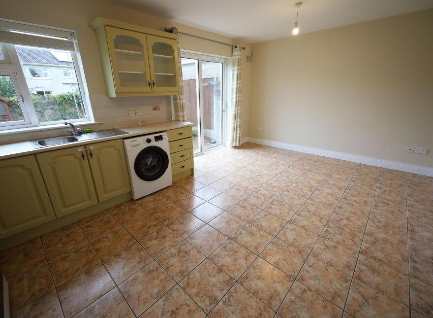 2 The Hollys, Bridgemount, Carrigaline, P43KF24