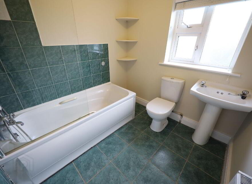 2 The Hollys, Bridgemount, Carrigaline, P43KF24