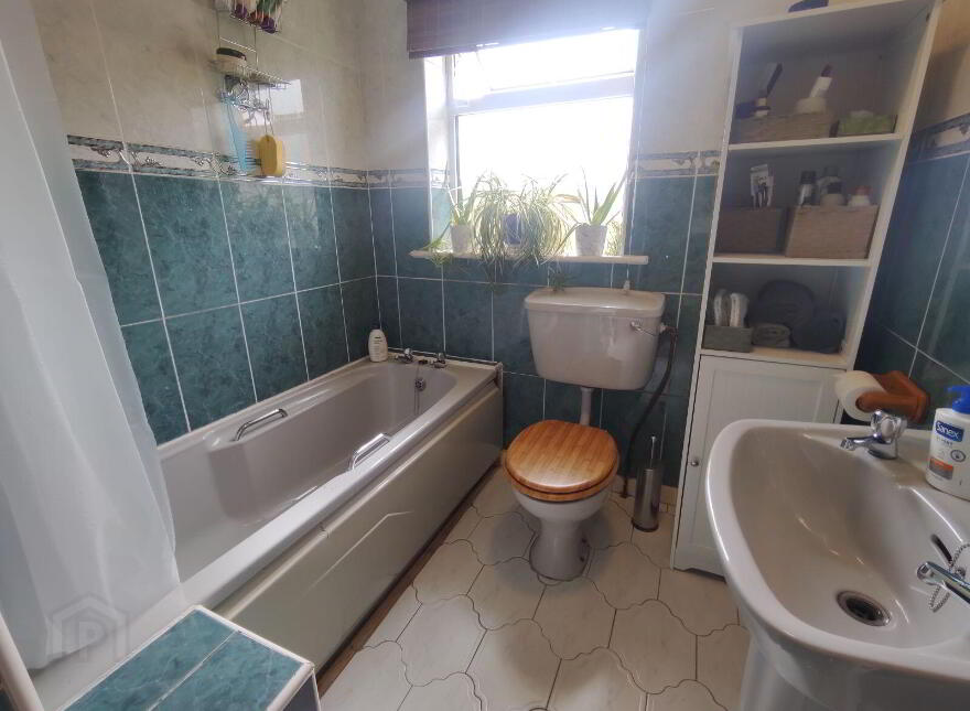 16 Ballysimon Crescent, Fairgreen Road, Garryowen