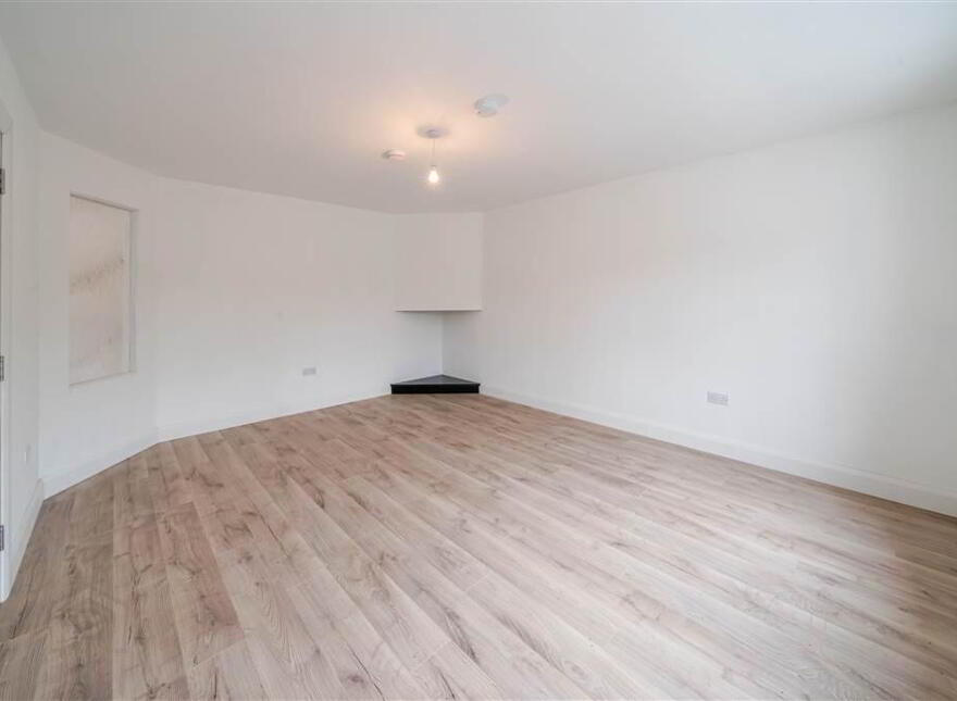 2 Bleachyard, Newport, F28E7F8