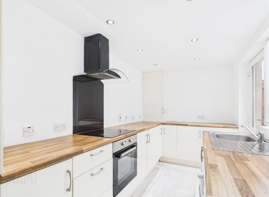 2 Lovatt Street, Belfast, BT5 5DA photo