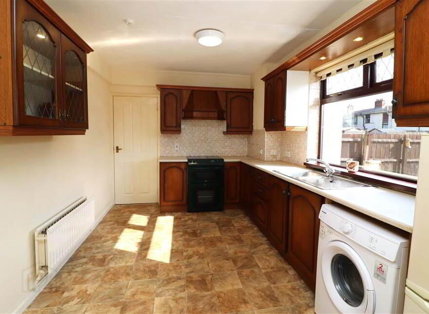 10 Tardree Place, Tonagh, Lisburn, BT28 1UW