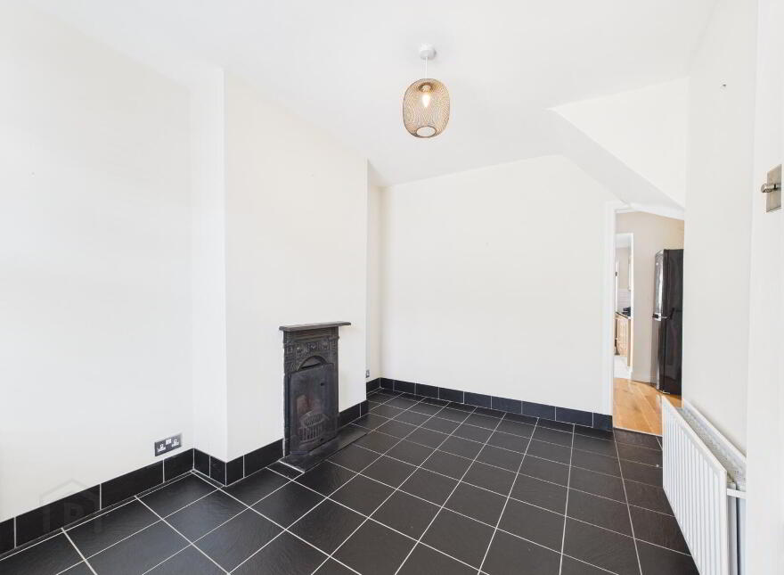 12 Gilnahirk Road, Belfast, BT5 7DG