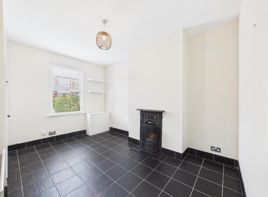 12 Gilnahirk Road, Belfast, BT5 7DG