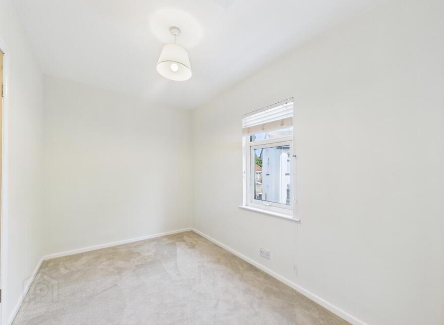 12 Gilnahirk Road, Belfast, BT5 7DG