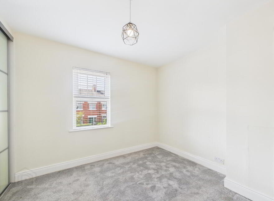 12 Gilnahirk Road, Belfast, BT5 7DG