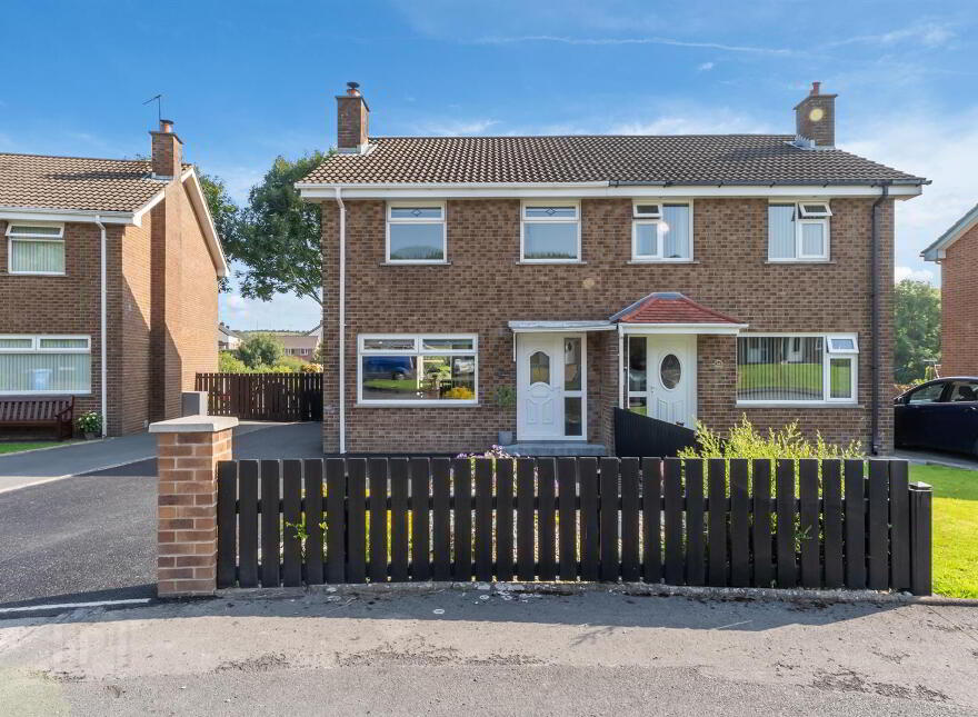 33 Church View, Ballynahinch, BT24 8RE photo