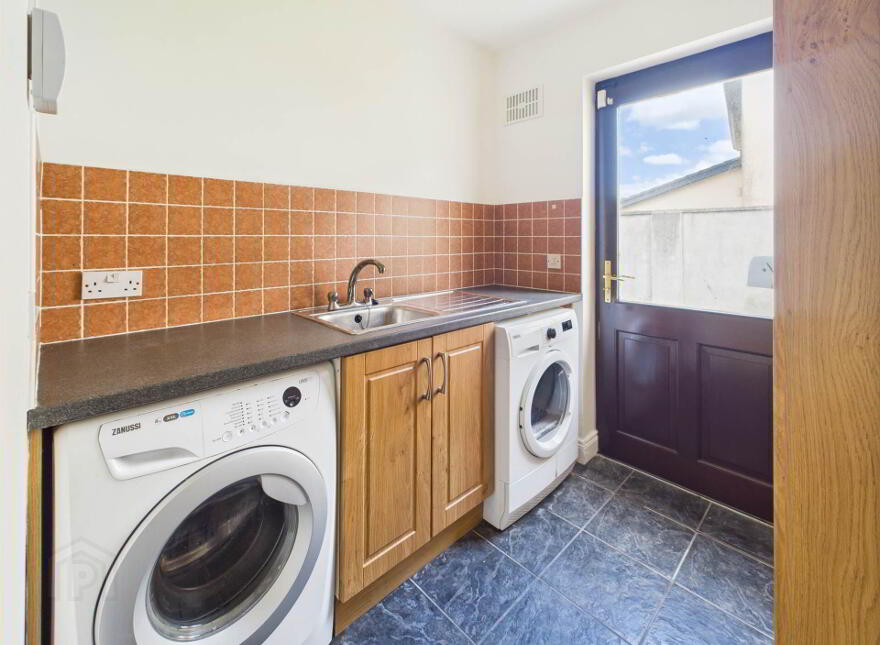 27 Bridgefield Manor, Athy, R14W540