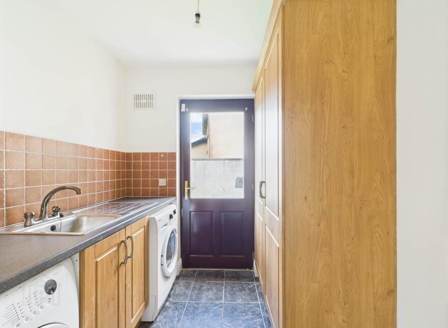 27 Bridgefield Manor, Athy, R14W540