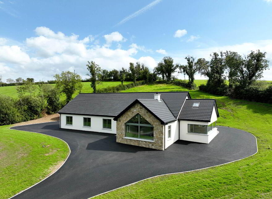 Oakfield Lodge, Oakfield Road, Oakfield, Enniskillen, BT92 2GJ