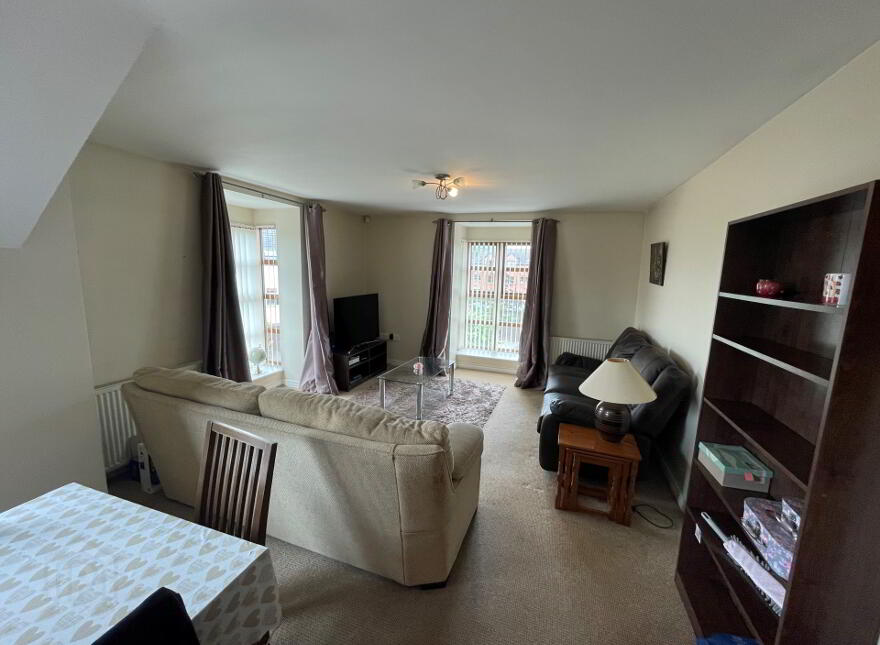 92 Redwood Grove, Dunmurry, BT17 9RN
