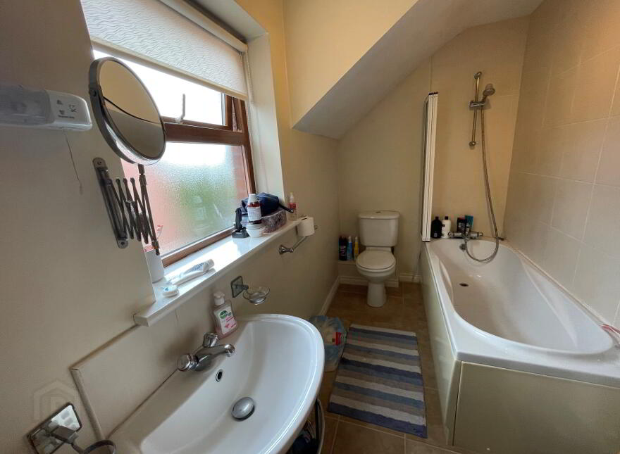 92 Redwood Grove, Dunmurry, BT17 9RN