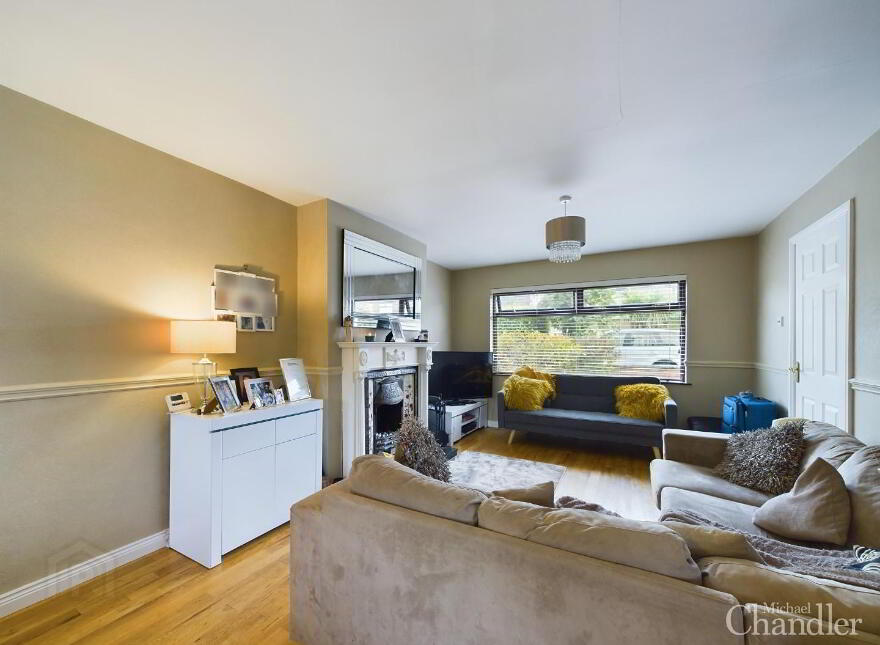 45 Lough Moss Park, Carryduff, BT8 8PD