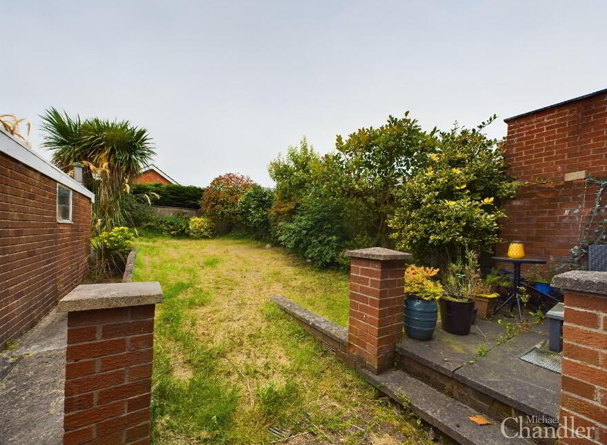 45 Lough Moss Park, Carryduff, BT8 8PD