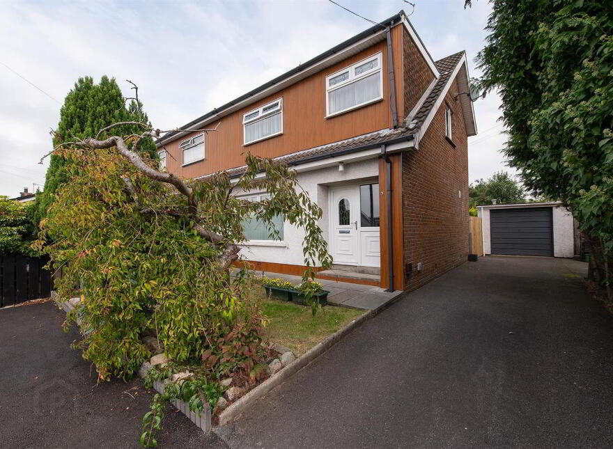 3 Moyra Close, Saintfield, BT24 7BQ