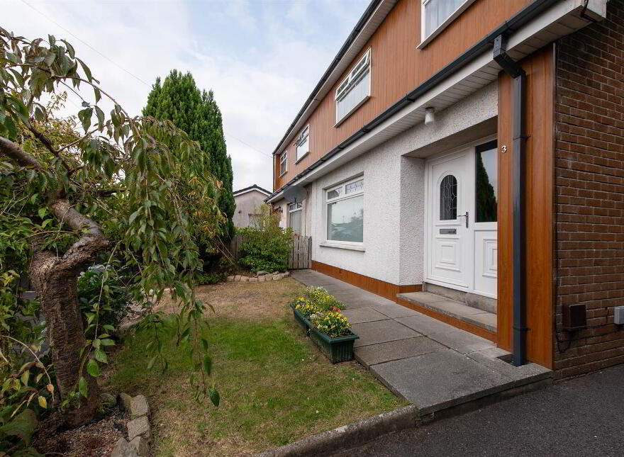 3 Moyra Close, Saintfield, BT24 7BQ