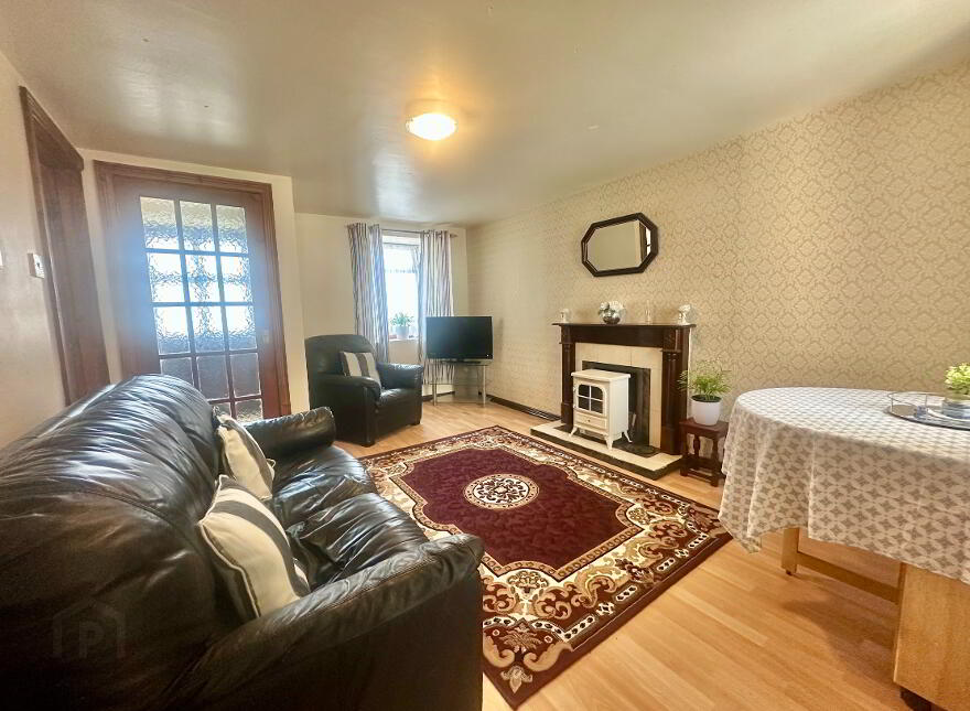 Pump Street, Carrigans, P93PF34
