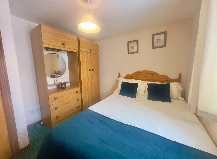 Pump Street, Carrigans, P93PF34