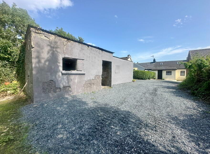 Pump Street, Carrigans, P93PF34