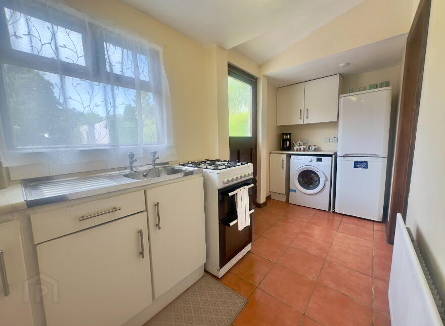 Pump Street, Carrigans, P93PF34
