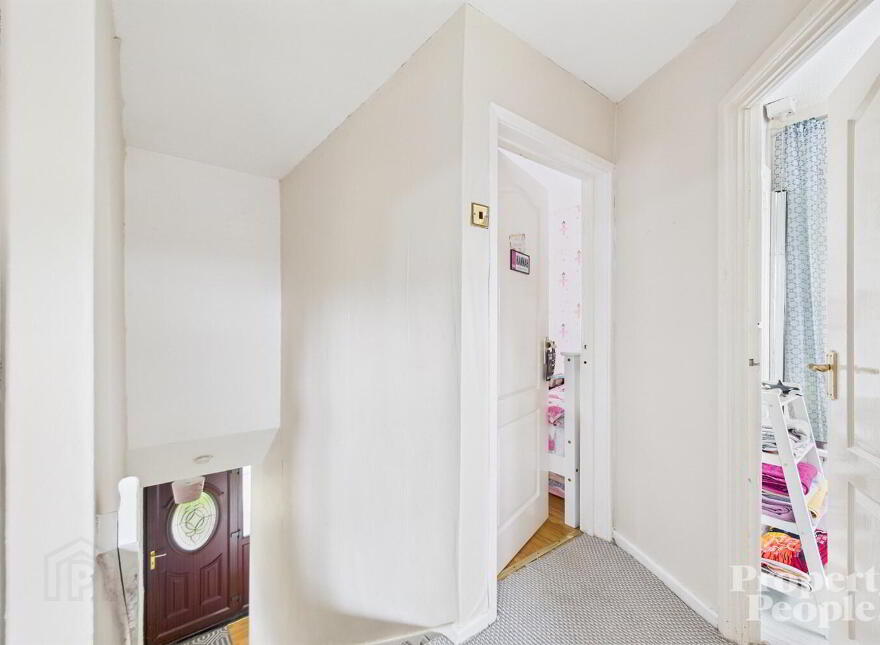 3 New Barnsley Green, Belfast, BT12 7HS