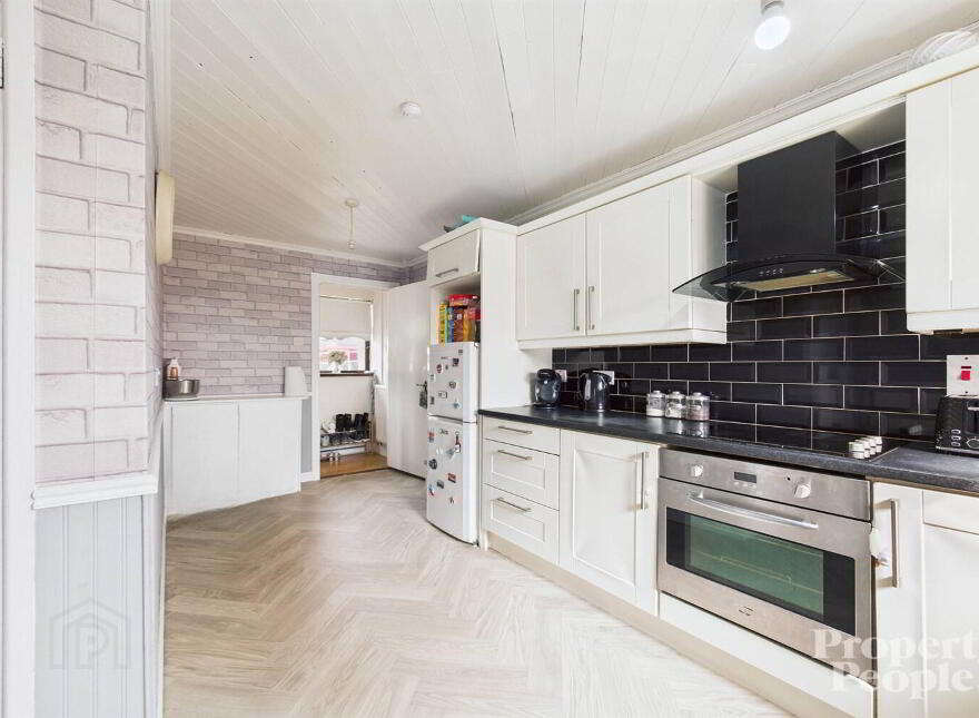 3 New Barnsley Green, Belfast, BT12 7HS