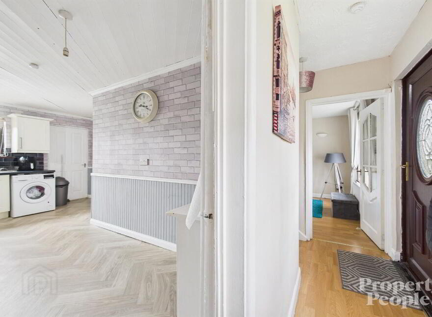 3 New Barnsley Green, Belfast, BT12 7HS