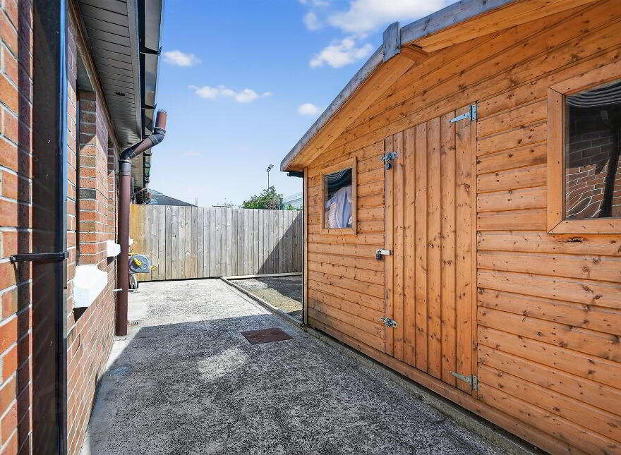 5 Finch Place, Belfast, BT9 6TR